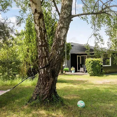 M325-vaeggerlose-stolt-henriksvej-73 * Bøtø By
